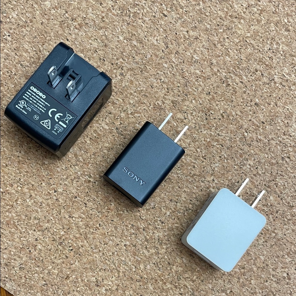 New Sony / Ororo Wall Chargers Sony AC-UUD12 AC Adaptor USB Bundle